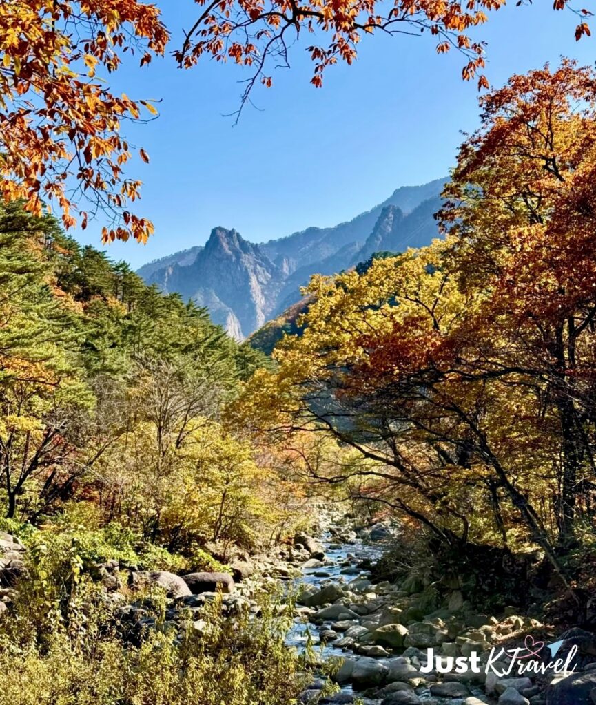 Autumn foliage covering the mountains of Seoraksan National Park in Korea