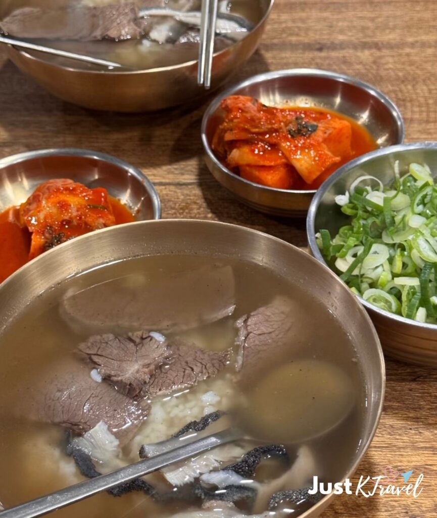 Hadongkwan gomtang Korean beef soup in Myeongdong Seoul