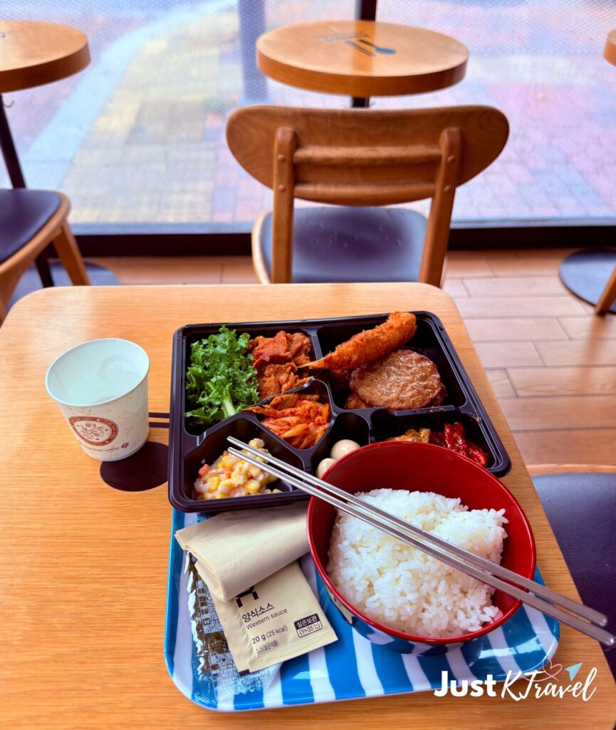 Hansot Dosirak Korean lunch box meal
