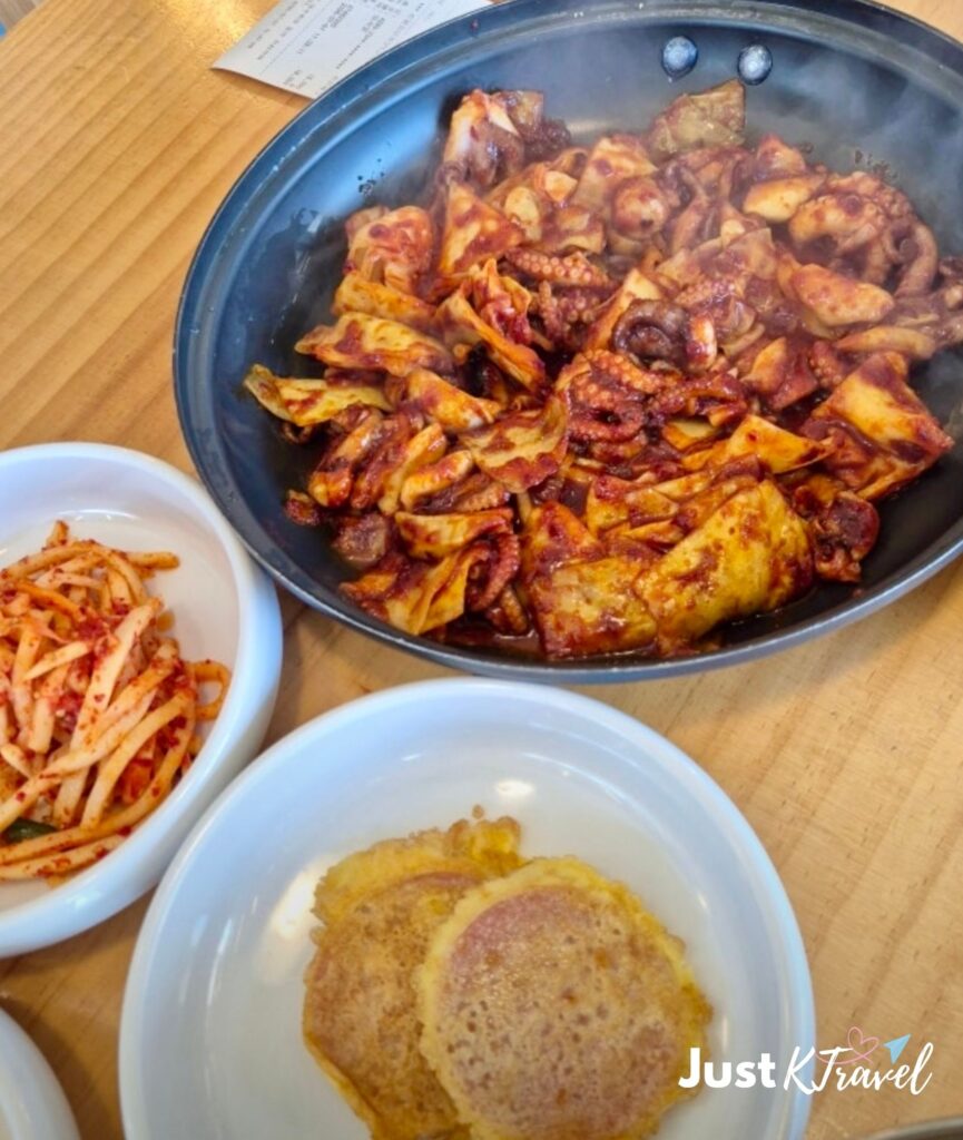 Sinsa Dongindong Annyeong Insadong Branch Korean set meal restaurant Seoul