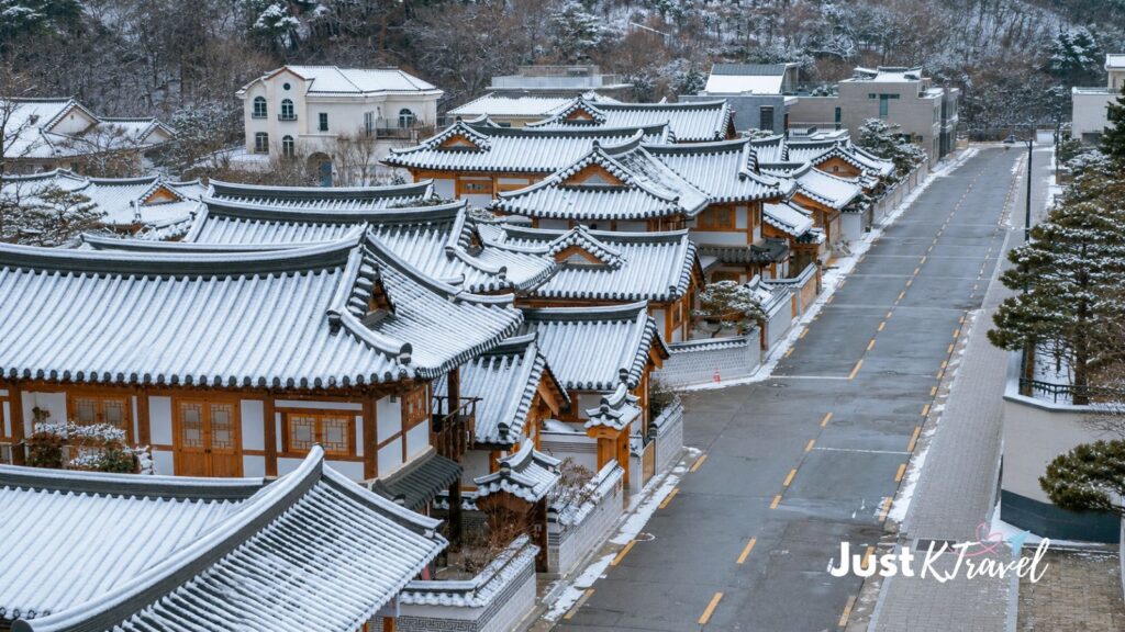 Snow-covered Eunpyeong Hanok Village in Seoul